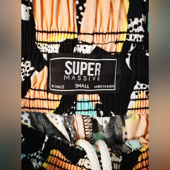 Super Massive Funky Print Elastic Waist Pants
Size Small - Picture 3 of 4